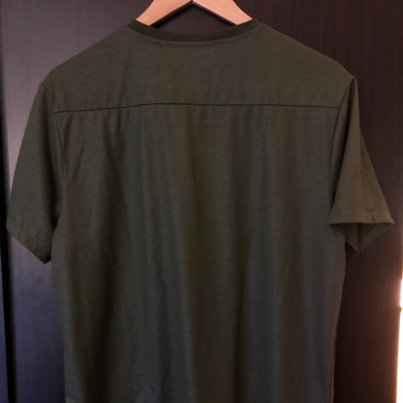 Guess T-shirt - Picture 3 of 3